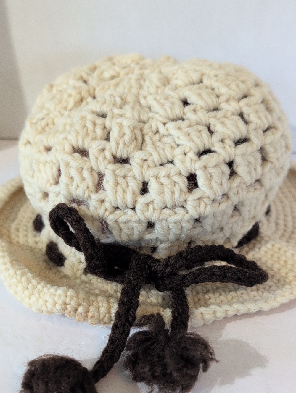 VTG Handmade Crochet Womens Sun Hat - Cream with Brown Accent